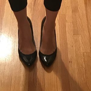 Black crinkled patent leather Steven brand heels